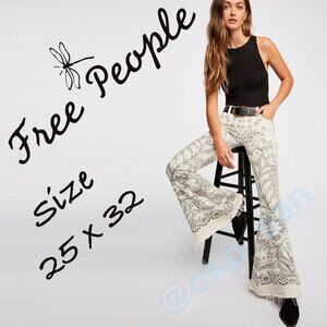 Free People Printed Denim Super Flare Jeans Sz 25